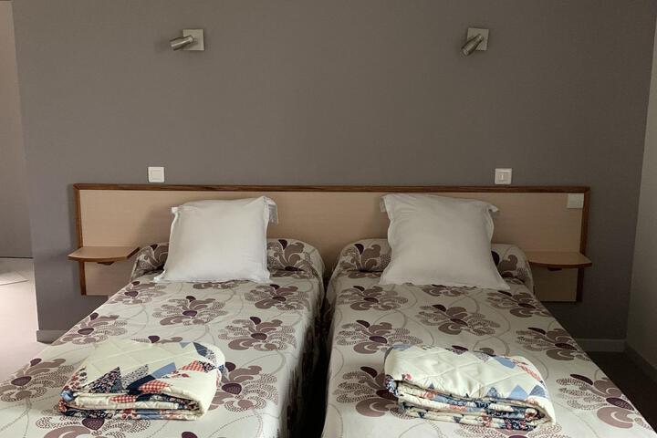 Room 14 of 33