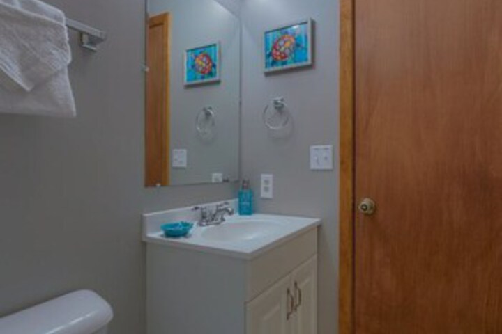 Room 6 of 32