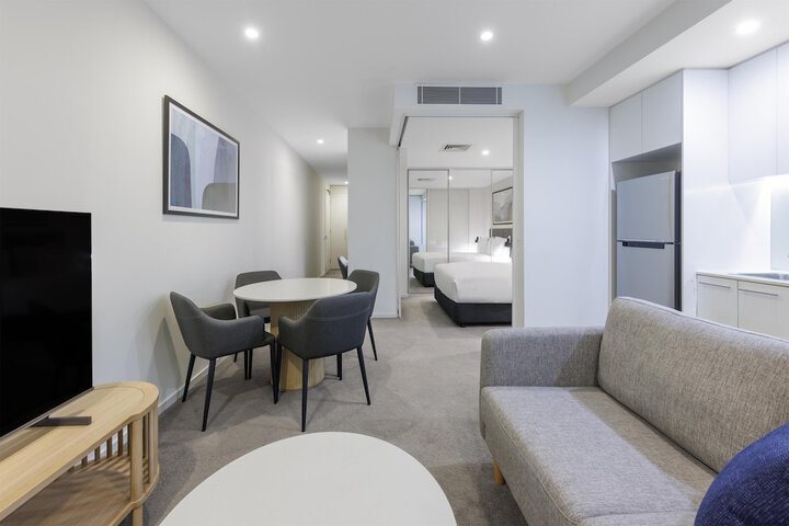 Room 16 of 32