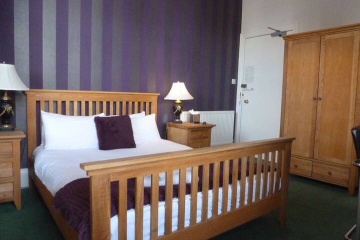 Room 10 of 37