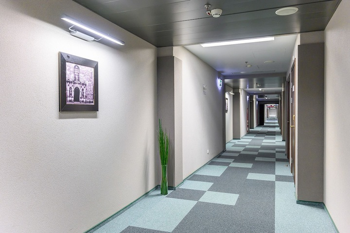 Ballroom/Hall 44 of 50