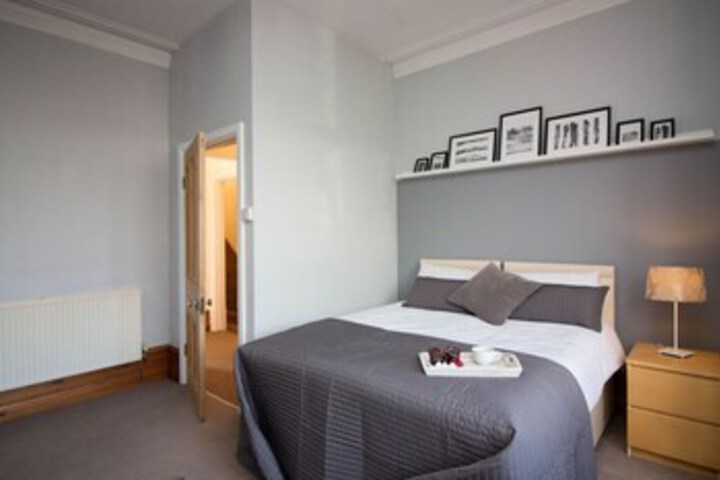Room 9 of 22