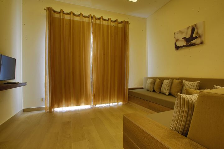 Room 14 of 42