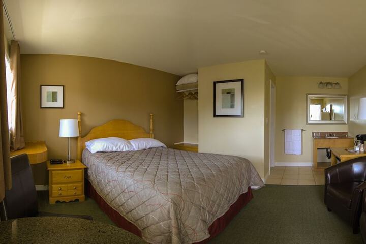Room 7 of 27