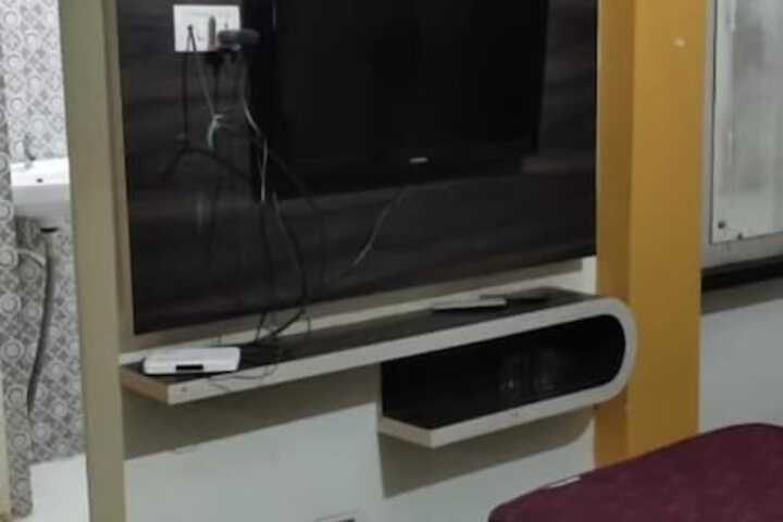 Room 16 of 50