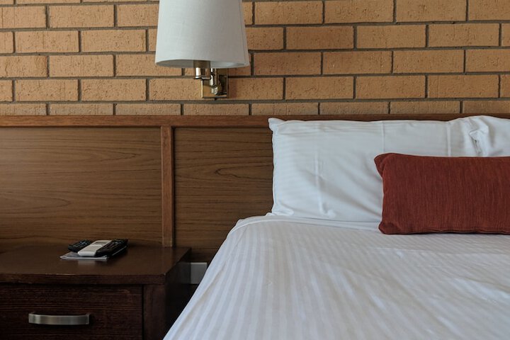 Room 2 of 51