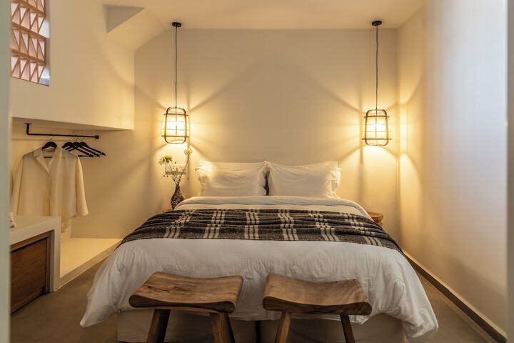 Room 28 of 43
