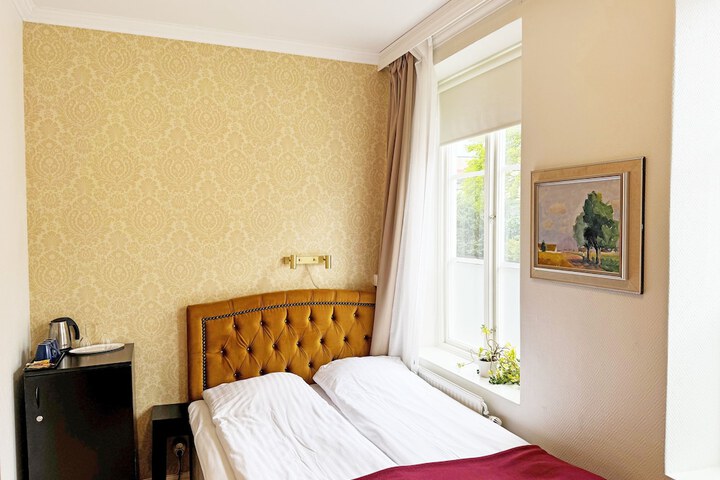 Room 38 of 212