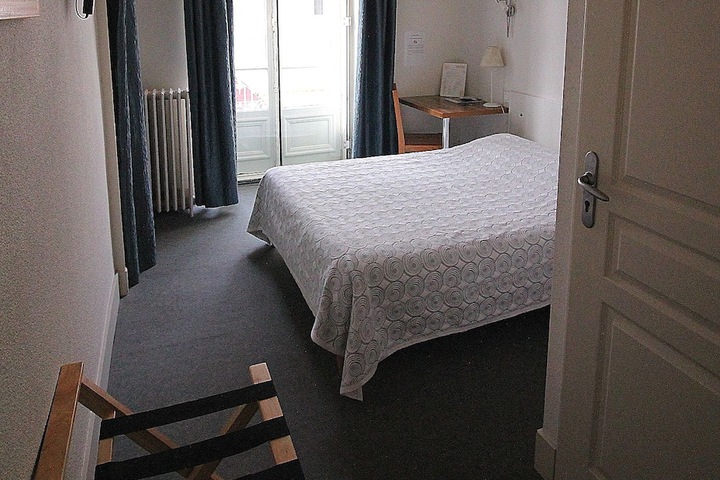 Room 12 of 64