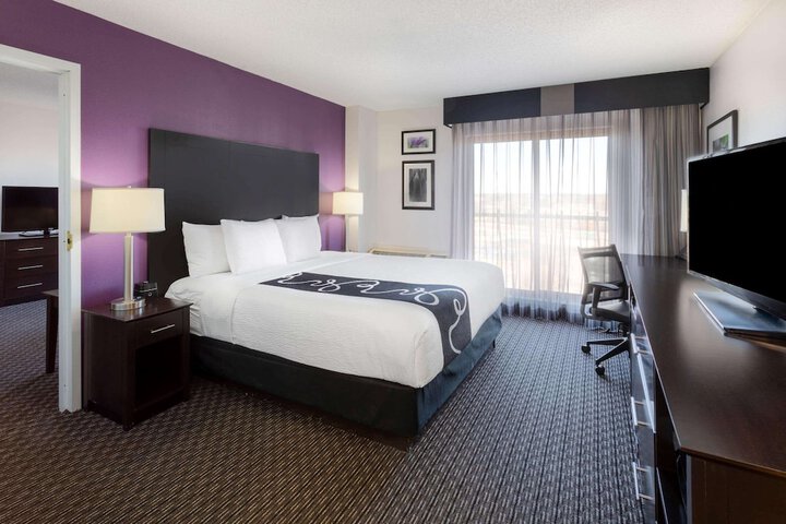1 King Bed Accessible (4 of 18)