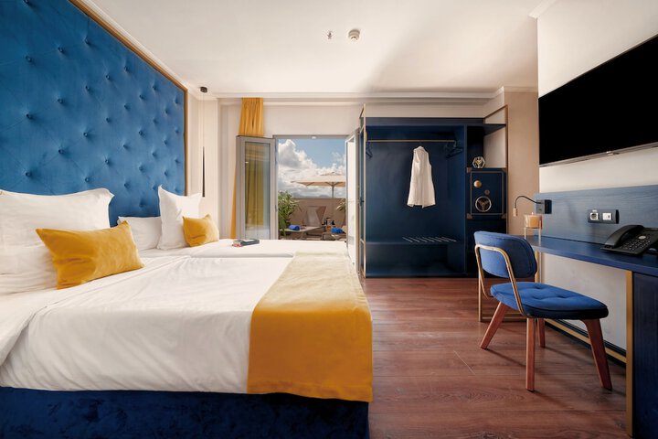 Room 17 of 65