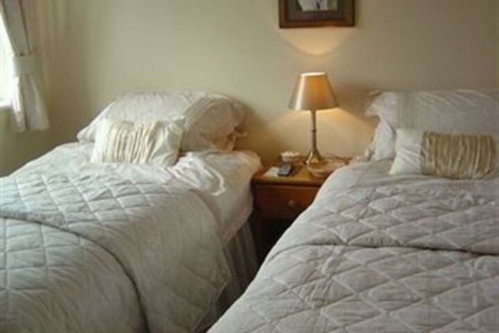 Room 3 of 6