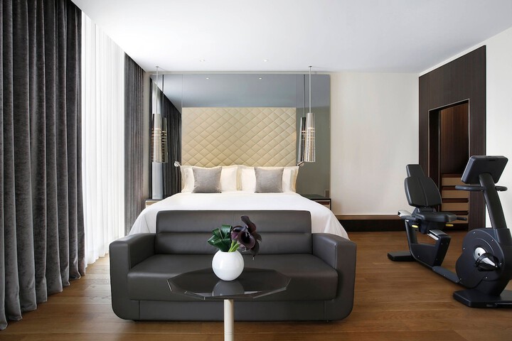 Room 35 of 188