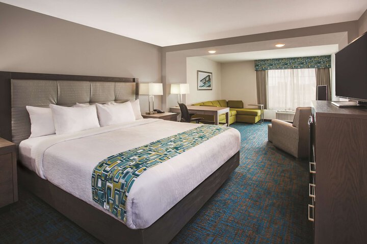 1 King Bed Mobility Accessible (4 of 12)