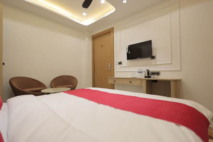 Room 25 of 83