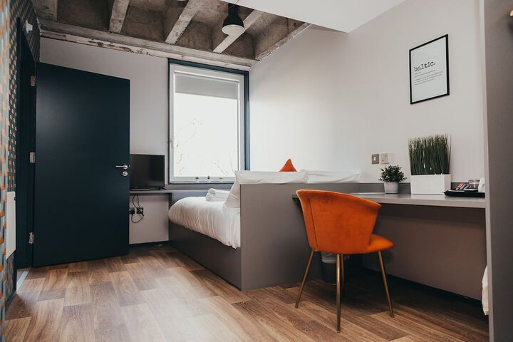 Room 6 of 56