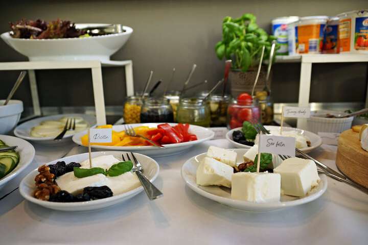 Breakfast/Coffee Service 104 of 128