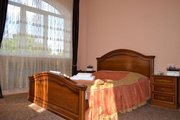 Room 10 of 37