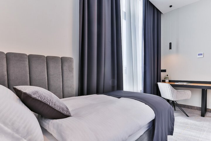 Room 10 of 70