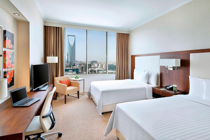 Room 10 of 70