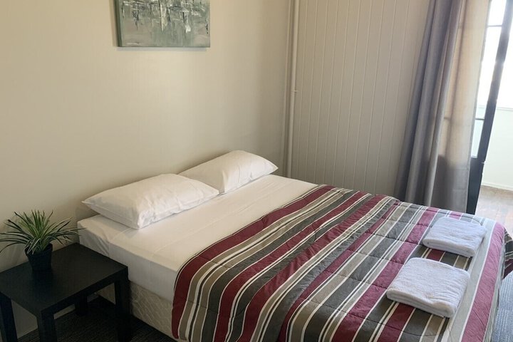Room 12 of 37