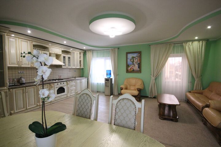 Room 7 of 30