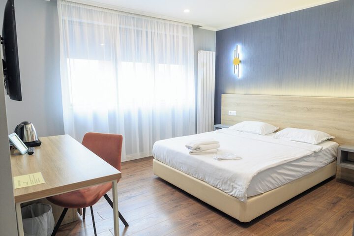 Room 7 of 25