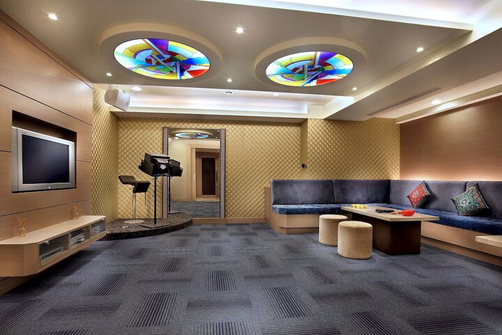 Room 50 of 90