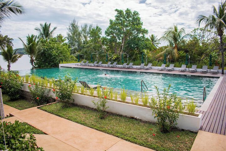 Pool 49 of 107