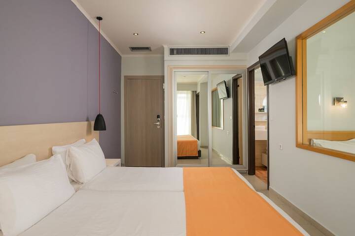 Room 11 of 121