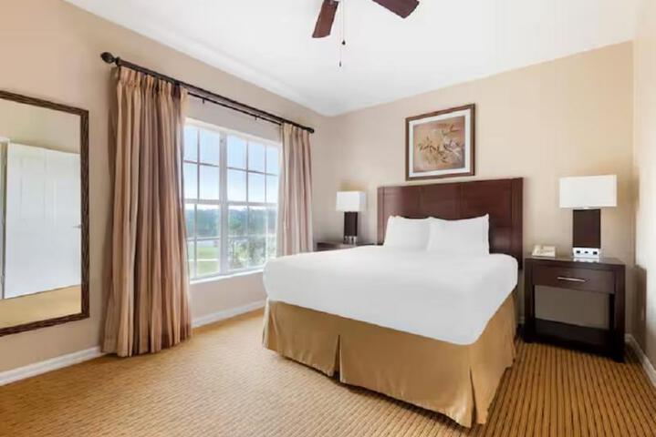 1 Bedroom Plus Suite Queen Bed Sofa Balcony (16 of 20)
