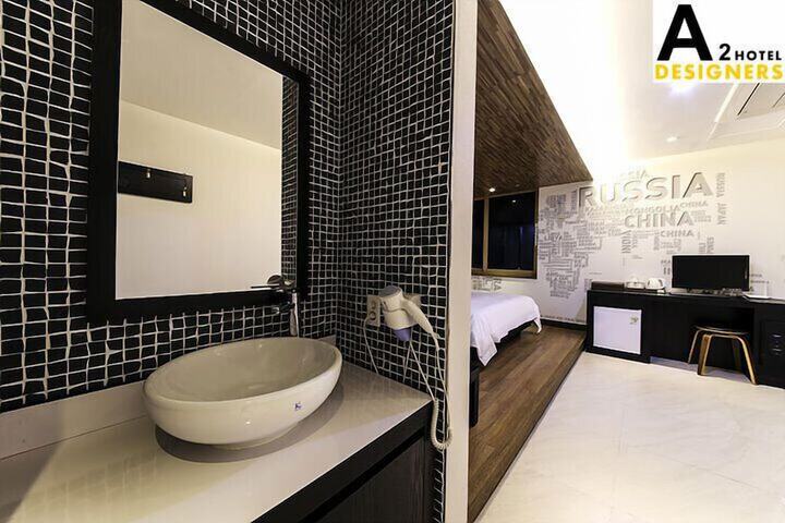Room 41 of 43