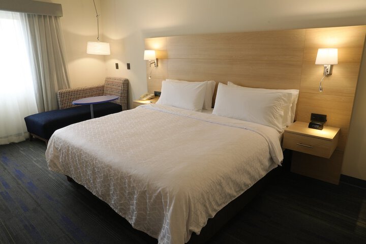 Room 30 of 114
