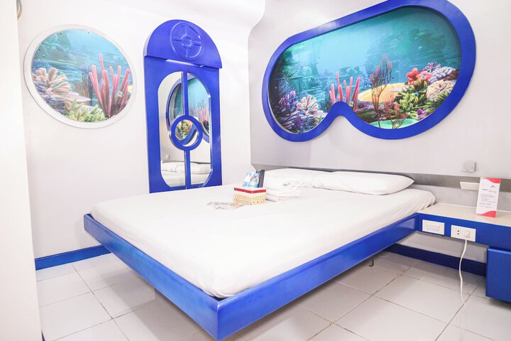 Room 9 of 77