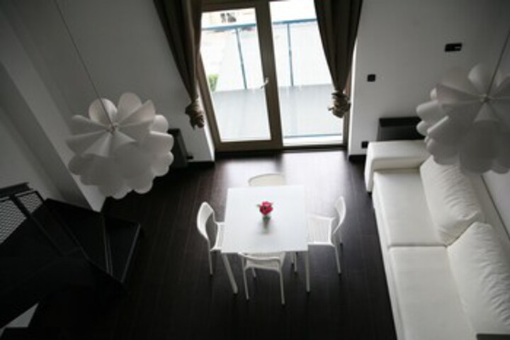 Room 120 of 275