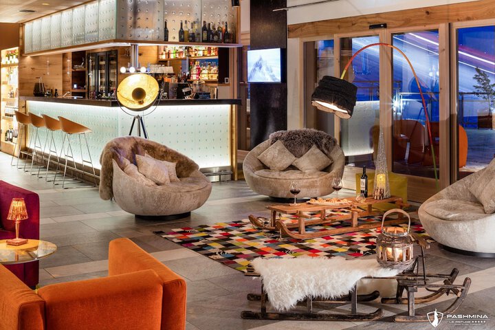 Lounge 160 of 172