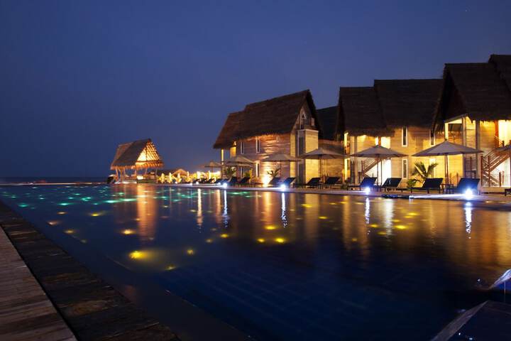 Hotel with Pool