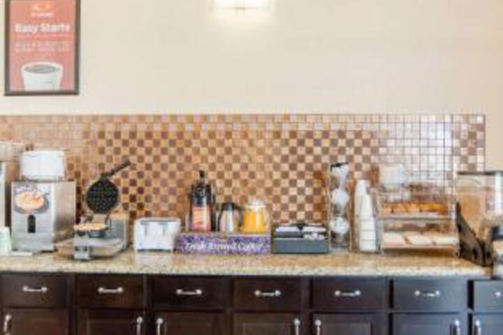 Breakfast/Coffee Service 4 of 7