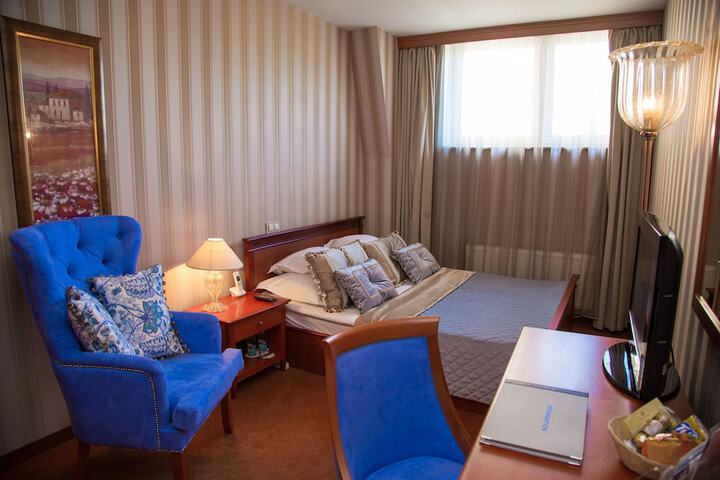 Room 11 of 57