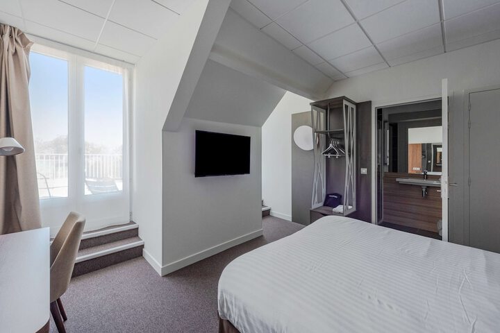 Room 15 of 69