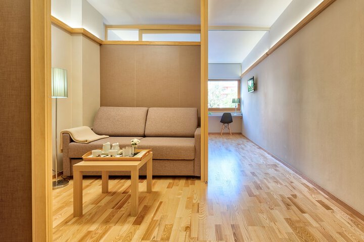 Room 8 of 22