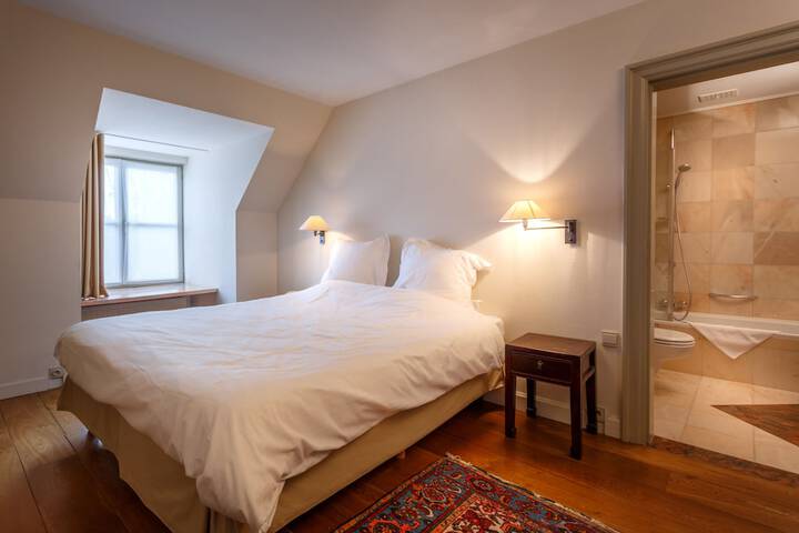 Room 11 of 26