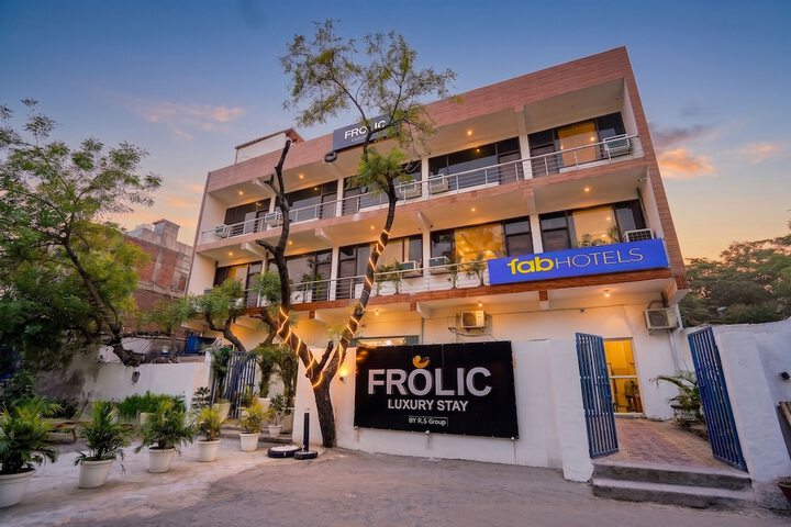 FabHotel Frolic Luxury Stay