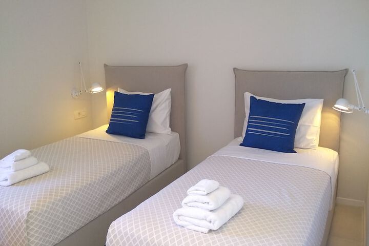 Room 6 of 46