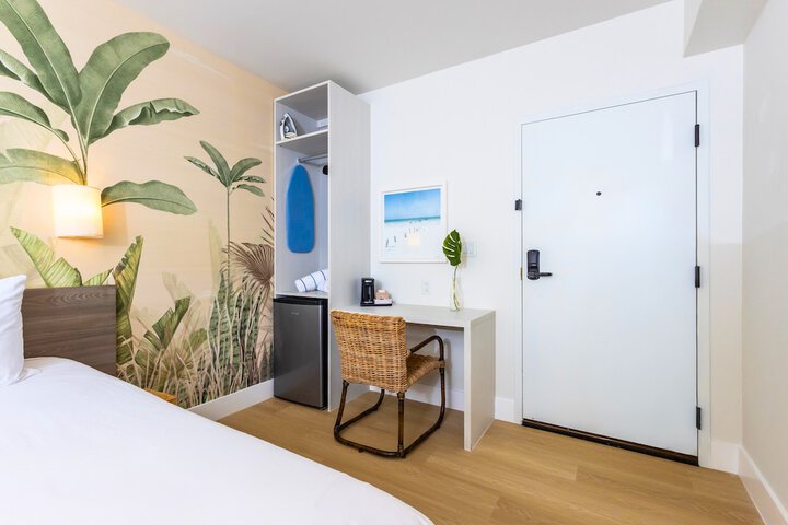 Room 16 of 37