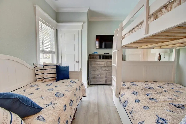 Room 5 of 27