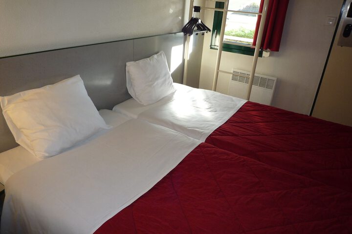 Room 19 of 83