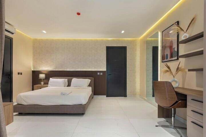 Room 3 of 19