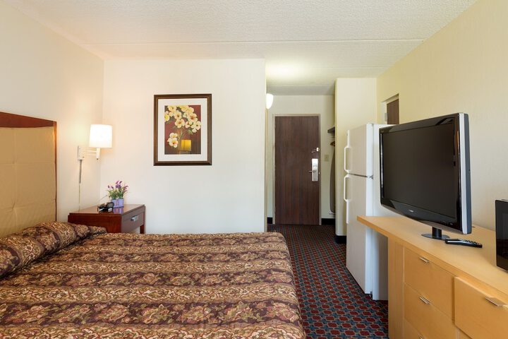 Room 35 of 54