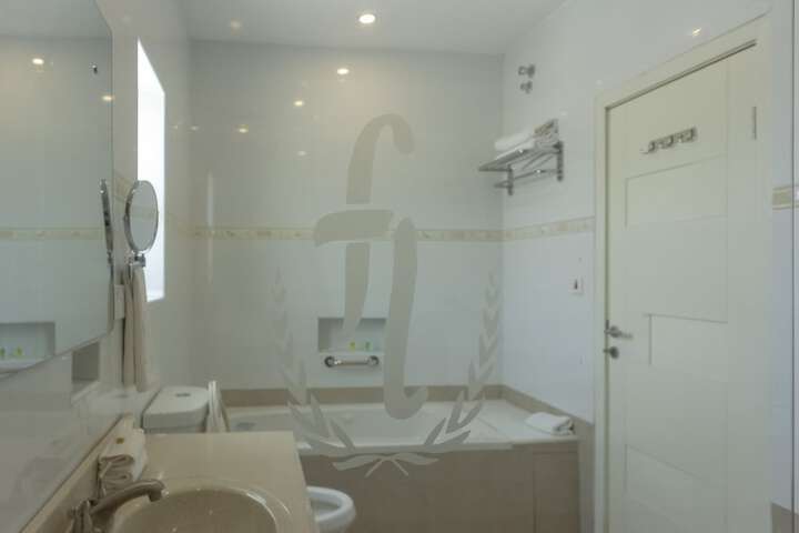 Room 48 of 89